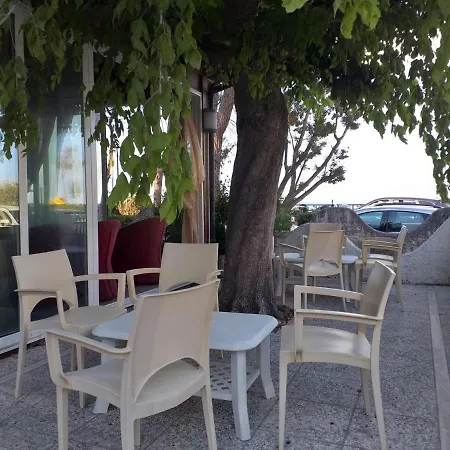 Bed & Breakfast Quadruple For A Totally Relaxing 20 Meters From The Sea