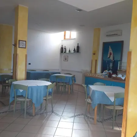 Quadruple For A Totally Relaxing 20 Meters From The Sea Bed & Breakfast Pineto