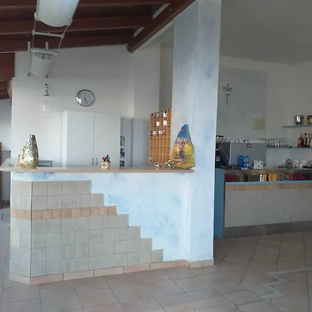 Quadruple For A Totally Relaxing 20 Meters From The Sea Пинето