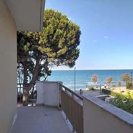Quadruple For A Totally Relaxing 20 Meters From The Sea Отель типа 