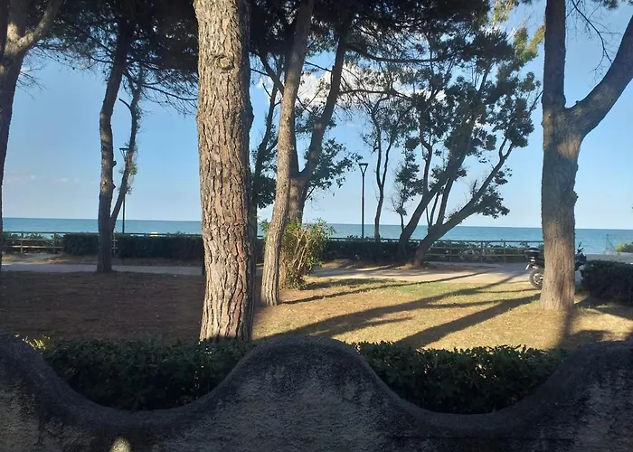 Quadruple For A Totally Relaxing 20 Meters From The Sea Panzió