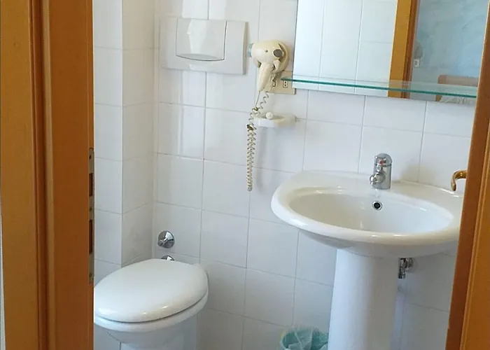 Panzió Quadruple For A Totally Relaxing 20 Meters From The Sea 3*