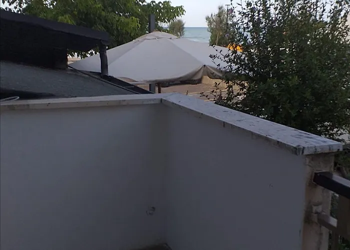 Quadruple For A Totally Relaxing 20 Meters From The Sea Panzió 3*